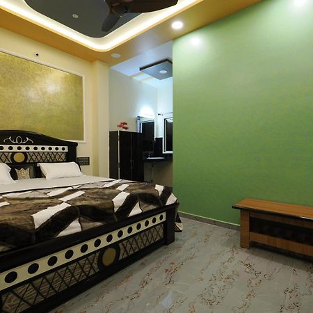 Coconut Homestay Хампи Экстерьер фото