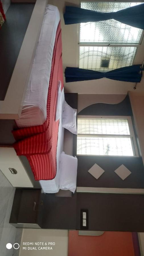 Coconut Homestay Хампи Экстерьер фото